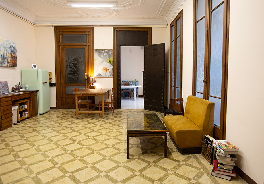 sala para talleres artísticos en Barcelona con luz natural